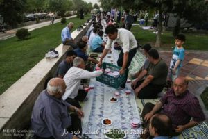 توصیه های تغذیه ای به روزه داران؛ ماه رمضان چگونه افطار نماییم، غذاهای سحری