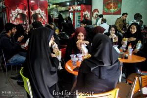 یک متخصص تغذیه عنوان کرد؛ عوارض با استرس غذا خوردن، خصوصیت عادت غذایی سالم