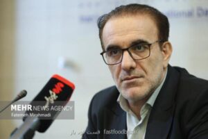 اخطار رئیس کل سازمان نظام پزشکی به مدیرعامل تأمین اجتماعی به علاوه تصویر نامه