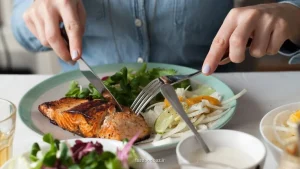 چه طور بدون گرسنگی وزن کم کنیم؟